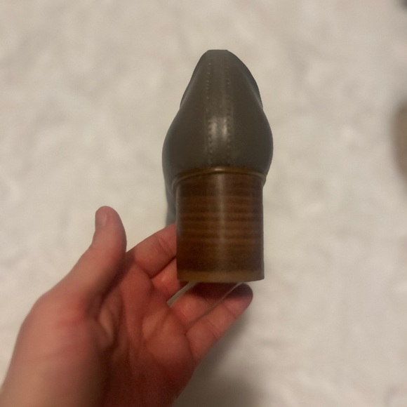 Elegant Brown Women's Shoes - Picture 7 of 9